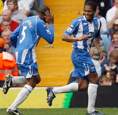 Antonio Valencia-Wigan-Ecuador-Transfer to Manchester United-Pictures