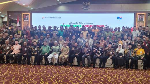 Rapat Evaluasi Kinerja Bank Riau Kepri Semester I Tahun 2022