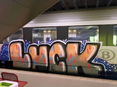 luck graffiti
