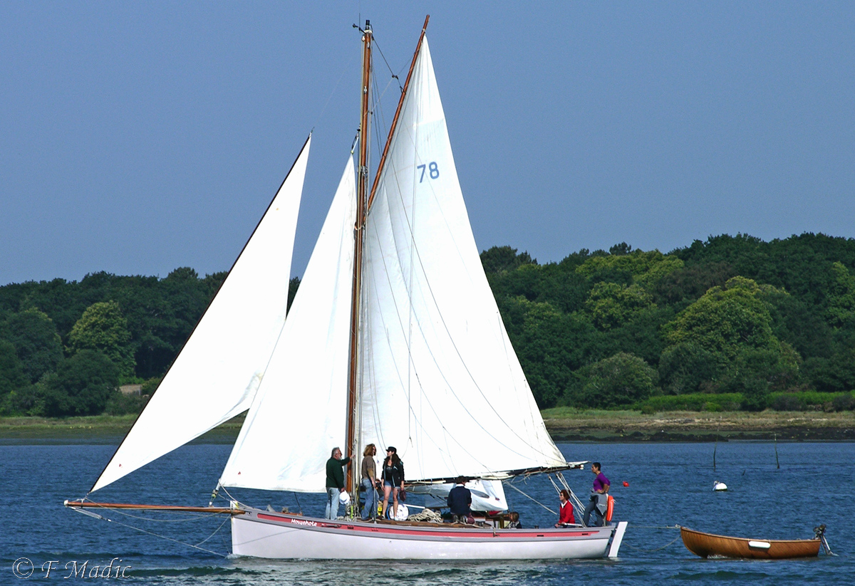 Voilier  un m t voile aurique ou carr e MOUSEHOLE 78 