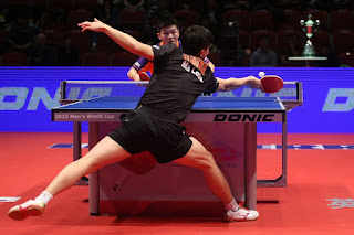 What's the maximum speed a table tennis ball can reach during professional play?