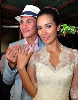 Foto-Foto Pernikahan Vino G Bastian dan Marsha Timothy