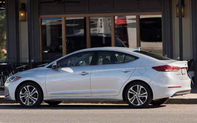 Novo Hyundai Elantra 2017 - Brasil