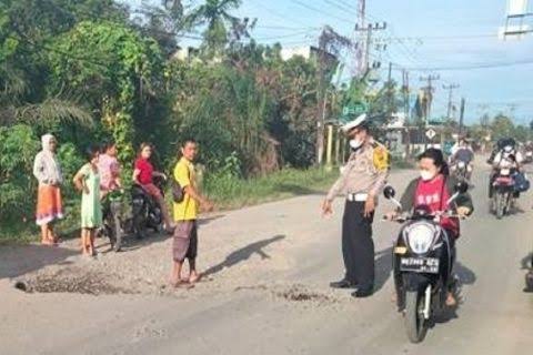 Terjatuh dari Sepeda Motor, Siswi SMA Tewas Digilas Truk di Binjai