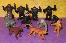 Contribution; Donations; How They Come In; Job Lot; Mixed Lot; Mixed Playthings; Mixed Toys; Recent Purchases; Show Plunder; Show Reports; Small Scale World; smallscaleworld.blogspot.com; 8 Monkeys Apes Gibbons Gorillas DSCN9776