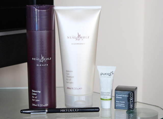 Beauty Box, Beauteco Beauty Box, Beauteco July Beauty Box 2013, July Beauteco Box 2013, Beauty Box Subscription, Neale & Wolfe Hair Products, Art Deco Shadow Base and Kajal Eyeliner, Pukka Radiance Serum