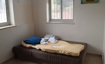 מיטת מטופל במעון "בית דפנה" | צילום: N12