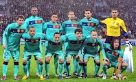 F. C. BARCELONA - Barcelona, España - Temporada 2011-12 - Abidal, Alexis Sánchez, Mascherano, Busquets y Víctor Valdés; Messi, Alves, Adriano, Cesc Fábregas, Iniesta y Puyol - BAYER LEVERKUSEN 1 (Kadlec), BARCELONA 3 (Alexis Sánchez 2 y Messi) - 14/02/2012 - Champions League, octavos de final, partido de ida - Leverkusen (Alemania), Bay Arena - Se clasifica el Barsa, que gana tambíen en la vuelta por un espectacular 7-1