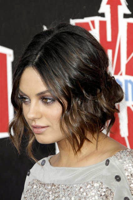 Mila Kunis Nice And Beautiful Photos  With her family during the pregnant