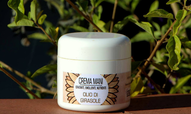 Consorzio-strizzaisemi-crema-mani-olio-girasole