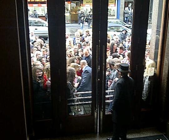 justin bieber liverpool hotel. The guards in Liverpool,