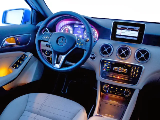 Mercedes-Benz A200 Turbo Urban - interior