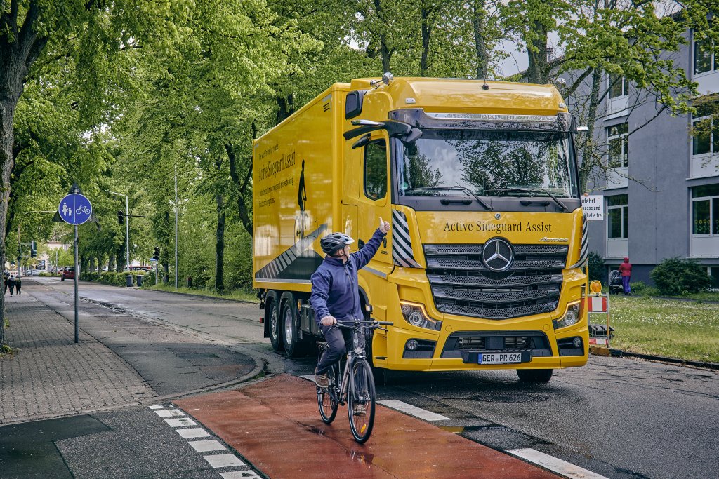 Actros Sideguard Assist