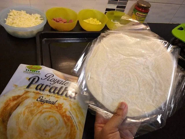 Cara Buat Pizza Homemade Segera Guna Roti Paratha