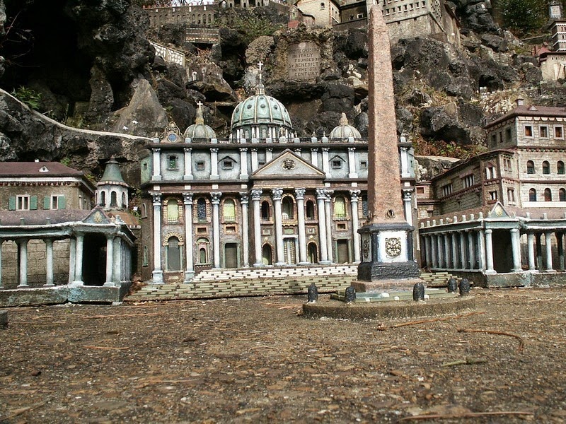 ave-maria-grotto-6