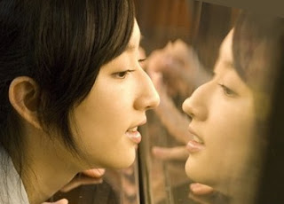 Woman with a protruding facial profile and heavy nose. Jia-yan Ke (Alice Ke), Taiwanese actress.