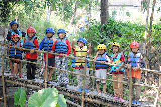 Mengasah Keberanian Si Kecil di Fun Tubing Watu Kapu