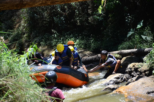 Paket Rafting Seru di Pangalengan Bandung Selatan - Zona Rovers Outbound