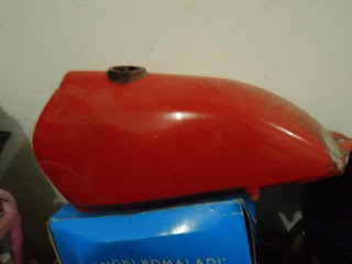 Warna Merah Cat Tangki Motor CB 100