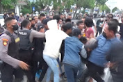 Demo Mahasiswa Jombang Tolak Kenaikan BBM Ricuh