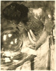 Gertrude Käsebier - Crystal Gazer