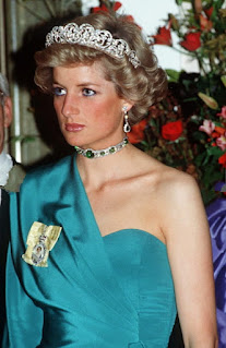 Catherine wore Emerald Choker popularized by Diana