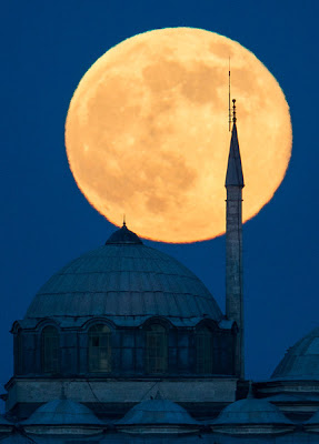 Supermoon di Istanbul, Turki