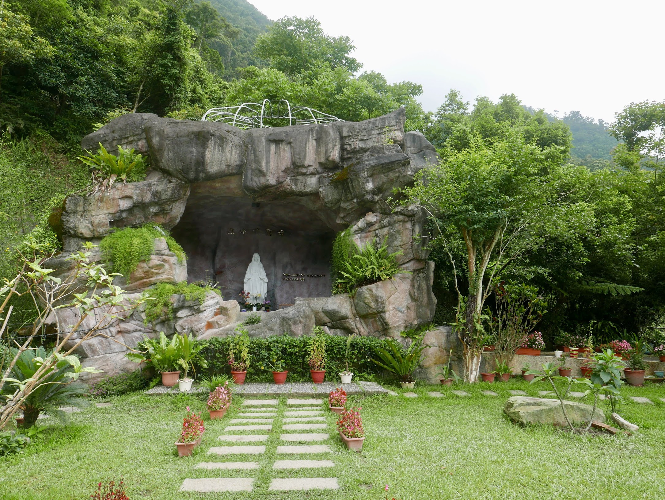 宜蘭縣礁溪鄉 五峰旗聖母朝聖地