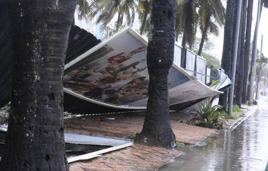 Tormenta Fred deja fuertes lluvias, provoca daños y se aleja de RD