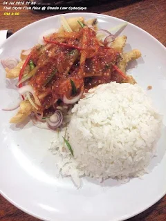 Nasi Putih dan Ikan Masak Ala Thai yang rasa seperti kerabu, RM 9.00.