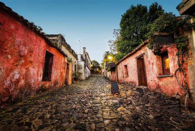 Street sign of 'Calle de los Suspiros,' Colonia del Sacramento, Uruguay.