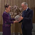 Sheinbaum regala balón artesanal a Mark Carney, como símbolo de cooperación en G7