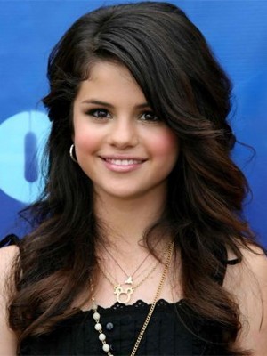 selena gomez short hair curled