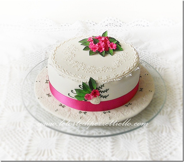 Torta Broderie anglaise