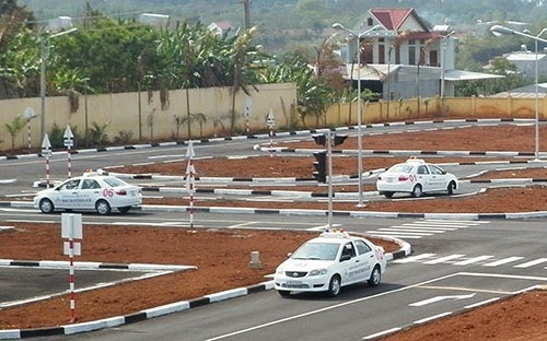Tăng mức thu phí sát hạch lái xe