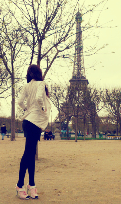 Paris: Paris Girl Photo
