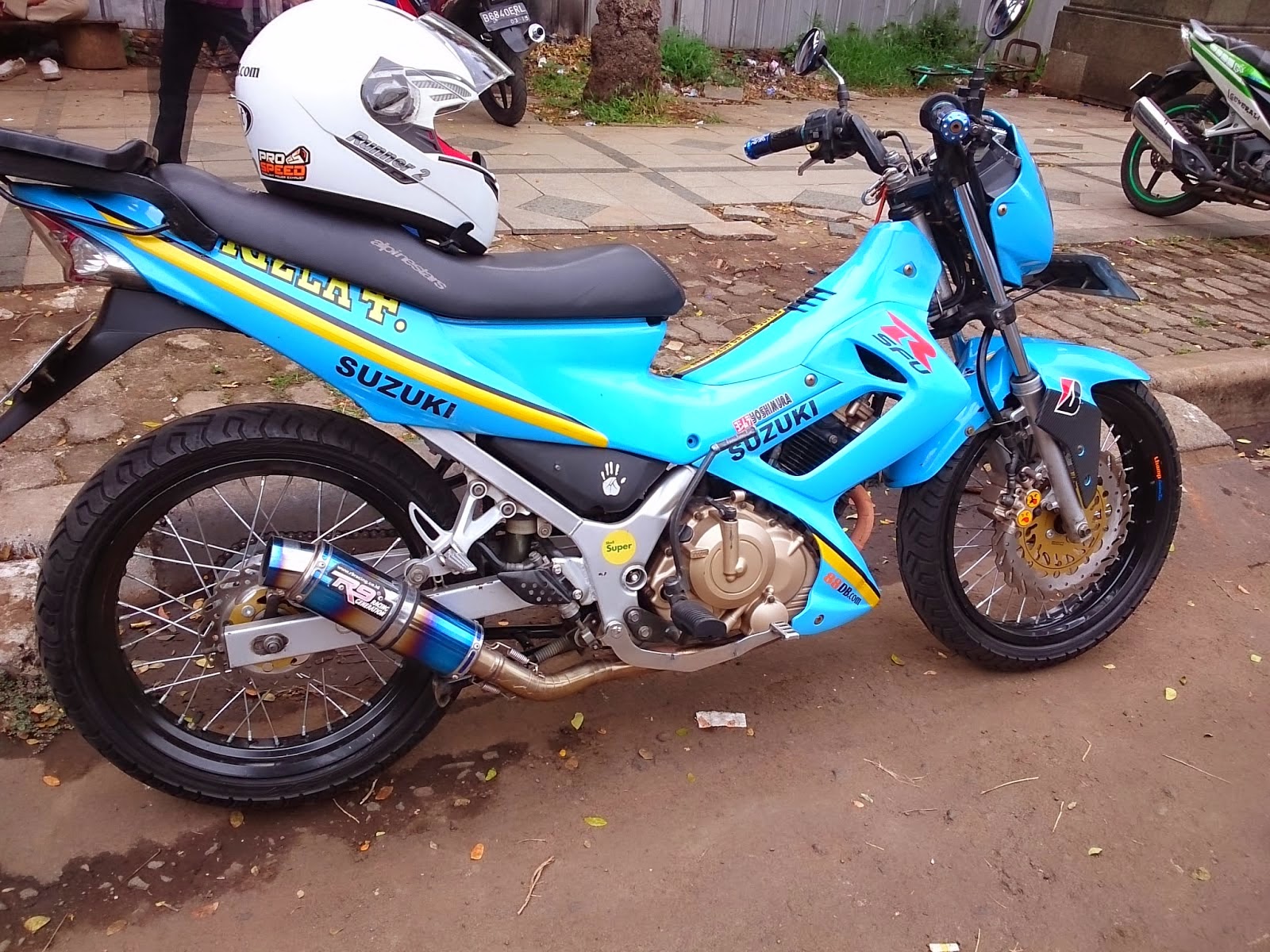 10 Gambar Modifikasi Satria 2 Tak Road Race<br/>