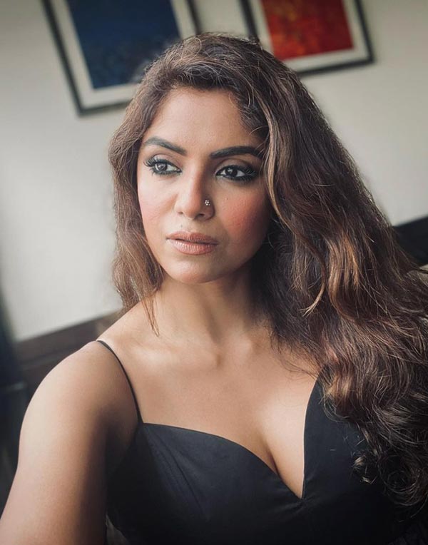 sayantani ghosh cleavage hot indian tv actress