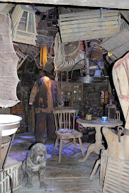 Fang Hagrids Hut Harry potter 