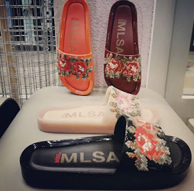 NOVA MELISSA BEACH SLIDE COM FLOR