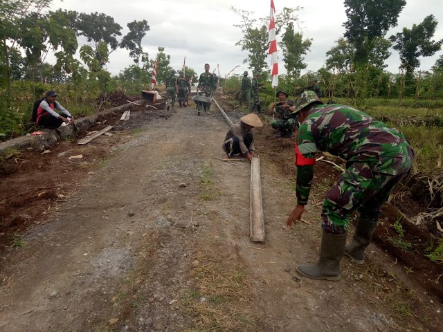 Cuaca Cerah Mendukung Kerja Warga Dan Satgas