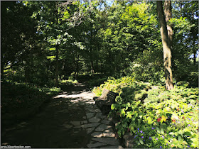 Caminos del Shade Garden en el Jardín Botánico de Montreal