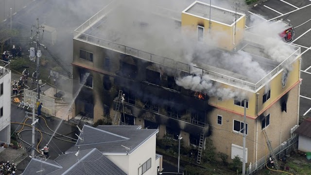 Homem invade estúdio de animação no Japão, joga líquido inflamável e mata 13 pessoas queimadas