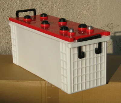 Battery container