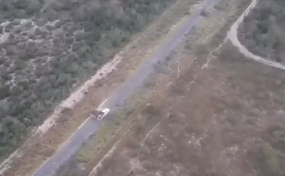 Video: Un Dron capta enfrentamiento en Miguel Alemán, Tamaulipas entre El Cártel del Golfo y El Cártel del Noreste con Barret .50 capaz de derribar un avión