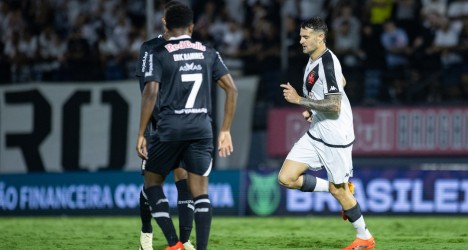 Léo Jardim falha, e Vasco perde para o RB Bragantino