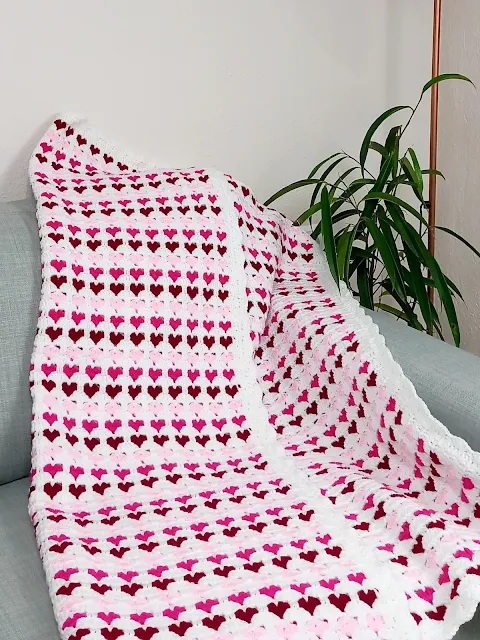 modern love heart throw crochet blanket