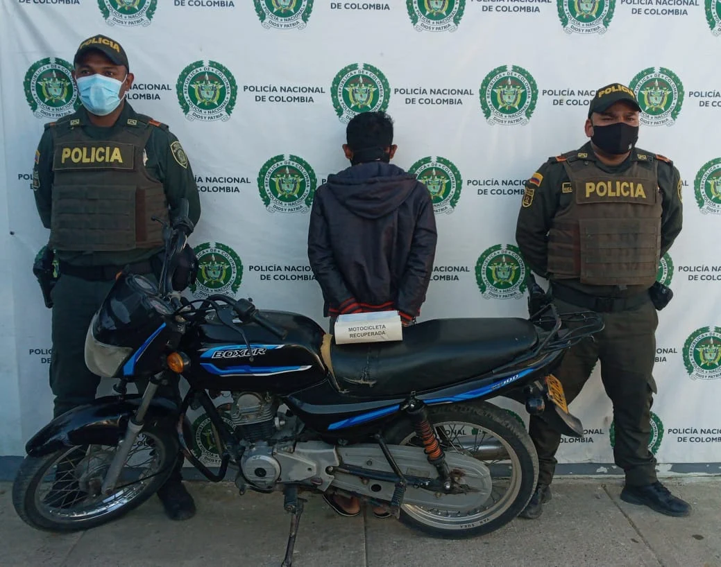 hoyennoticia,com, Con una moto robada en Fonseca lo pillaron en Uribia