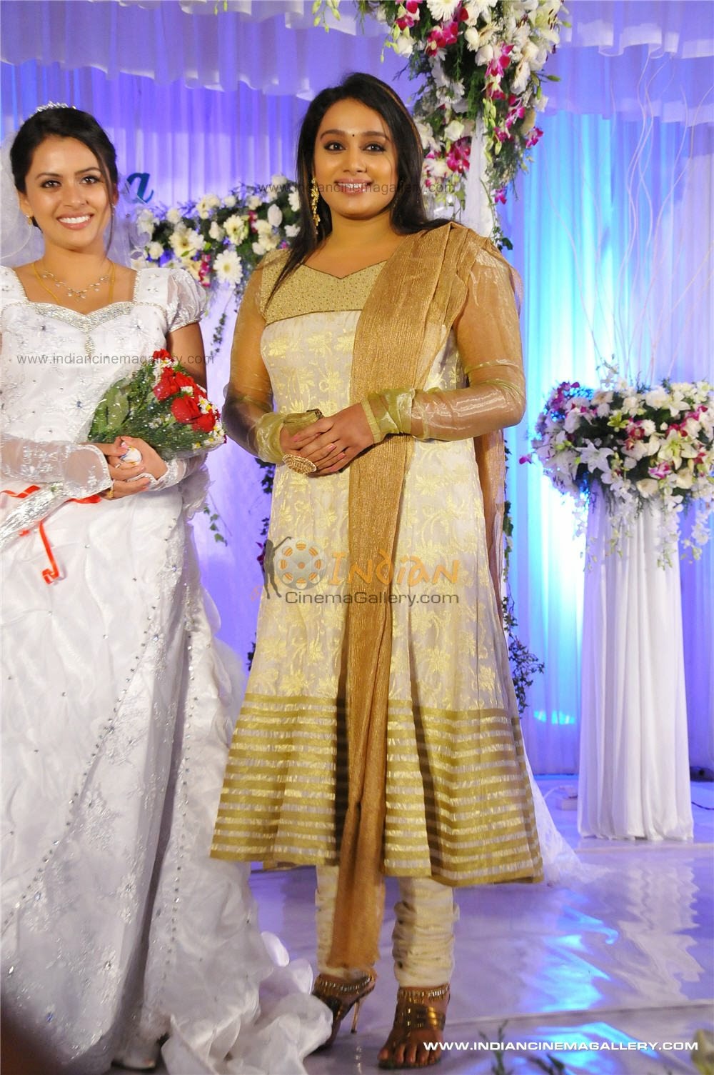 LATEST INDIAN  WEDDING  SILK SAREE JEWELLERY WEDDING  HAIR 