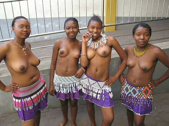 jovens negras com tetas nuas